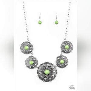 Paparazzi Necklace ~ Hey,‎ SOL Sister - Green